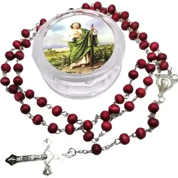 Růženec Růženec s dřevěnými červenými korálky – symbol víry a ochrany