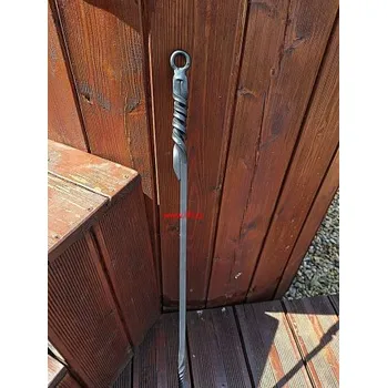 Pomůcka pro obuv a oblečení Kovaná lžíce na boty 11