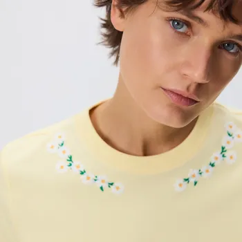 Dámské tričko Reserved - Tričko s vyšíváním - tělová - 254HS-02X - 254HS-02X-L