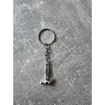 Přívěsek na klíče - kladívko 1
