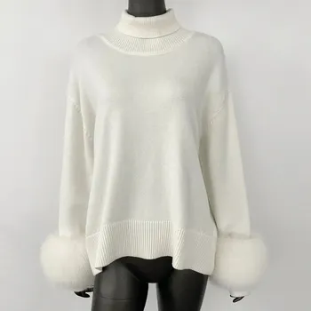 Dámský svetr oversized svetr s dlouhými rukávy a kožešinou na rukávech Barva: Bílá, Velikost: ONE SIZE