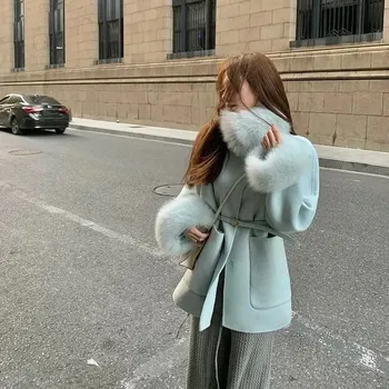 Dámský kabát Dámský vlněný kabát s páskem a elegantním střihem Barva: Modrá, Velikost: S