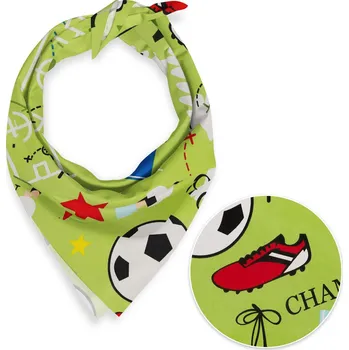 Šátek Dětský bavlněný šátek Sandra SA-645 Fotbal to je hra - na zeleném 45 x 45 cm