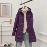 Dámská lehká zimní bunda s kapucí a péřovou výplní Barva: Fialová, Velikost: M