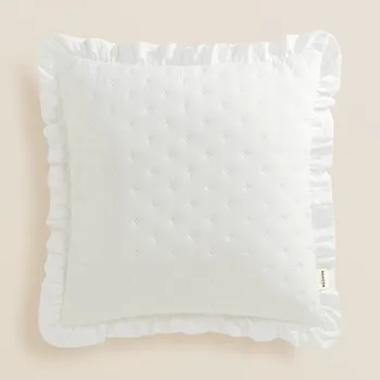 Povlak na dekorativní polštářek Romantický povlak na polštář MOLLY v bílé barvě 45 x 45 cm