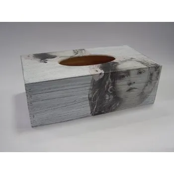 Krabice na papírové kapesníky - Dívka v patině