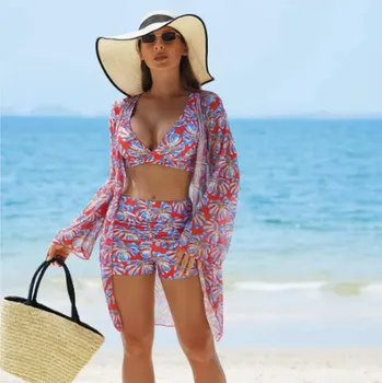 Dámské plavky Dámské plavky dvojdílné s nohavičkami a plážovým župánkem Barva: 3 - červená, Velikost: S