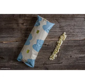 Čokoláda Lyra HORKÁ ČOKOLÁDA WHITE - 500 G Bílá čokoláda určená nejen pro přípravu horkého nápoje 500 g