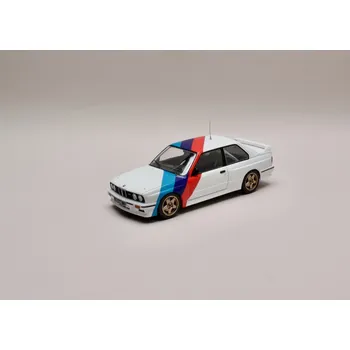autíčko BMW M3 E30 1986-1992 bílá s trojbarevným M-designem 1:24 WhiteBox