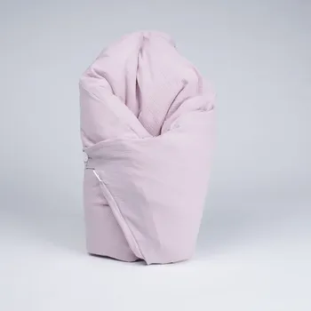 Zavinovačka Tulimese Péřová zavinovačka mušelínová růžová VELIKOST ZAVINOVAČKY: VELIKOST 80X80 CM, VARIANTY PROVEDENÍ: ZAPÍNÁNÍ NA KNOFLÍKY