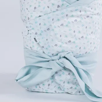 Zavinovačka Tulimese Péřová zavinovačka mentoloví motýlci VELIKOST ZAVINOVAČKY: VELIKOST 80X80 CM, VARIANTY PROVEDENÍ: ZAPÍNÁNÍ NA KNOFLÍKY A MAŠLI