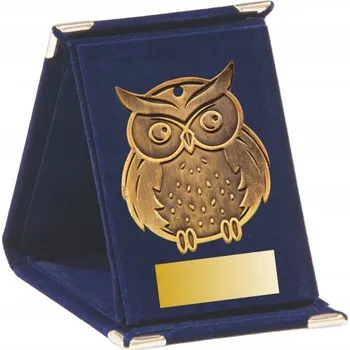 Figurka Medaile v sametovém pouzdro sova školství premiant nejlepší žák personalizace