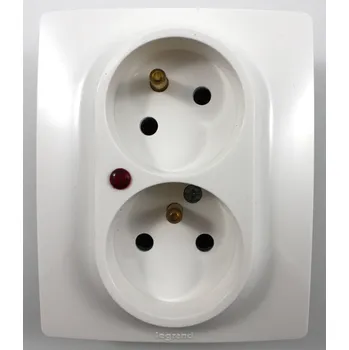 Elektrická zásuvka LEGRAND Dvojzásuvka NILOÉ S64533 PO bílá S64533