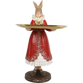 Dekorační figurka zaječice baronka v červeném kabátku se zlatým táckem – 18x17x31 cm