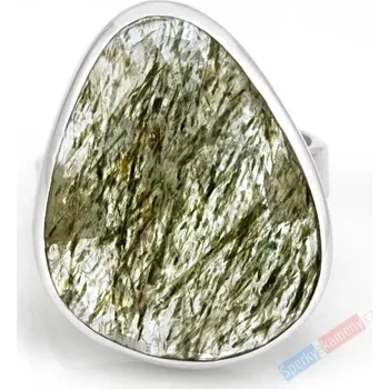 Prsten Stříbrný prsten (Ag 925/1000) s broušeným křišťále prorostlým epidotem QA, vel. kamene cca 27 x 21 mm, "ochránce srdce IV" (TV1029R)