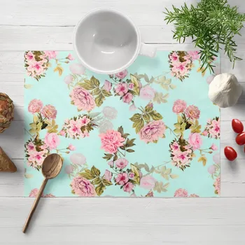 prostírání Sametové prostírání na stůl Tamara TMR-038 Růžová zahrada na světle modrém 30x40 cm