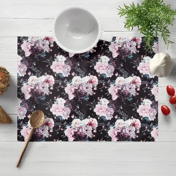 prostírání Sametové prostírání na stůl Tamara TMR-011 Květiny na černém 30x40 cm