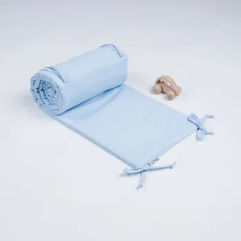 Dětsný nábytek Tulimese Mantinel do postýlky jednobarevný modrý UMÍSTĚNÍ MANTINELU: MANTINEL ZAKRÝVAJÍCÍ ČELA A JEDNU DLOUHOU STRANU POSTÝLKY, VOLBA ROZMĚRU POSTÝLKY: MANTINEL PRO POSTÝLKU 140 X 70 CM