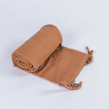 Příslušenství pro dětskou postel a kolébku Tulimese Mantinel do postýlky karamelový mušelínový UMÍSTĚNÍ MANTINELU: MANTINEL KOLEM CELÉHO OBVODU POSTÝLKY, VOLBA ROZMĚRU POSTÝLKY: MANTINEL PRO ATYPICKOU POSTÝLKU