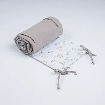 Příslušenství pro dětskou postel a kolébku Tulimese Mantinel do postýlky křehké rostlinky cappuccino UMÍSTĚNÍ MANTINELU: MANTINEL ZAKRÝVAJÍCÍ PROSTOR KOLEM HLAVIČKY MIMINKA, VOLBA ROZMĚRU POSTÝLKY: MANTINEL PRO POSTÝLKU 140 X 70 CM