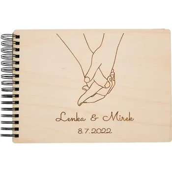 Fotoalbum Dřevěné svatební fotoalbum - Ruce Vyber typ vazby: Dva doplňovací kroužky (sříbrné), Barva vnitřních papírů: Latte