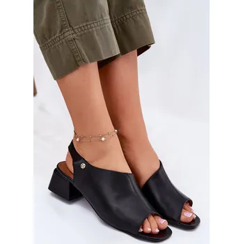 Dámské sandále Kožené Dámské Sandály Na Klínku Maciejka 06975-01 Barva: Černá, Velikost: 38