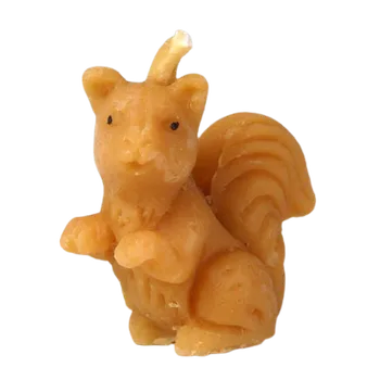 Svíčka Pleva Svíčka ze včelího vosku - veverka, výška 5,1 cm