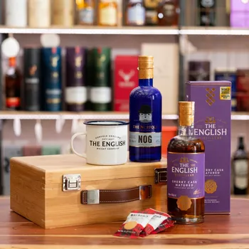 Dárkový potravinový koš Dárkový Kufřík s Alkoholem - The English Sherry Cask 0,7l 46% + NOG Cream 0,5l 19%