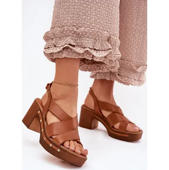 Dámské sandále Kožené sandály na podpatku Zazoo 1081 Barva: Béžová, Velikost: 39