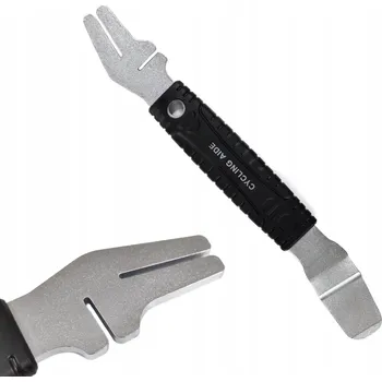 Nástroj na rovnání brzdových kotoučů a roztahování pístků v koloběžce