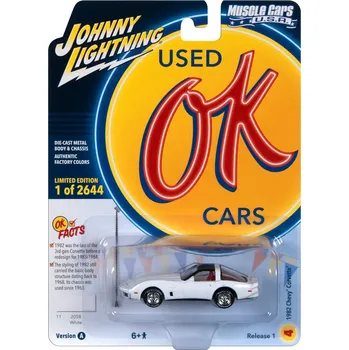 autíčko Chevrolet Corvette 1982 bílá 1:64 - Johnny Lightning Chevy Corvette - sběratelský model auta 1/64