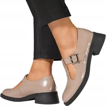 Dámské polobotky DÁMSKÉ LAKOVANÉ KOŽENÉ POLOBOTKY BÉŽOVÉ S MÓDNÍMI VÝŘEZY A PŘEZKOU vel. 38