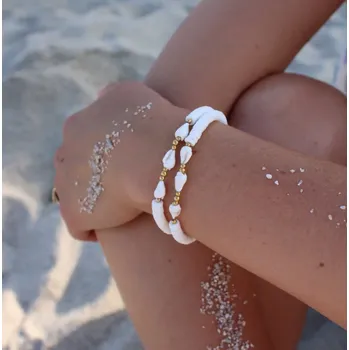 Náramek B-TOP Dámský náramek z shell mušlí a pozlacených perliček