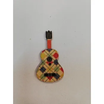 Knoflík Dřevěný knoflík lakovaný kytara č.2