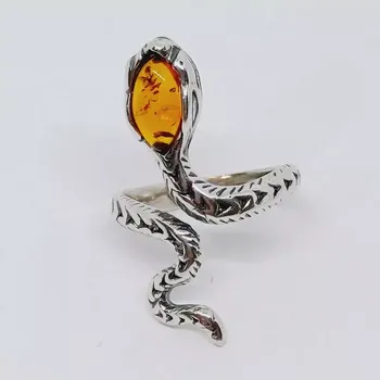 Prsten Prsten Stříbrná kobra s jantarovou hlavou (prsten)