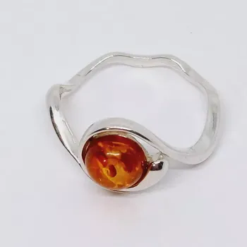 Prsten Prsten Jantarová kulička s prohýbaným kroužkem (prsten)