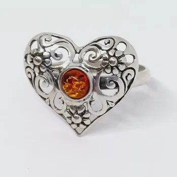 Prsten Prsten Stříbrné srdíčko s jantarovou kuličkou (prsten)