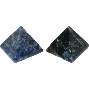 Sodalitová pyramida leštěná, velikost cca 3,5 cm – harmonizační krystal pro čakry a feng shui (cena za 1 ks)