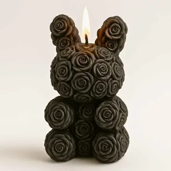 Svíčka Vonná svíčka Zajíček z růží | 77 g | Svíčkománie3D | Barva: Černá