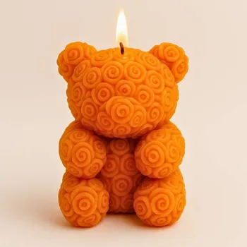 Svíčka Vonná svíčka Medvídek z růží | 105 g | Svíčkománie3D | Barva: Oranžová