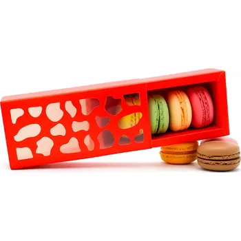 Obalový materiál Krabička na makronky červená se vzorovým okénkem na 4 ks 13x6x4 cm