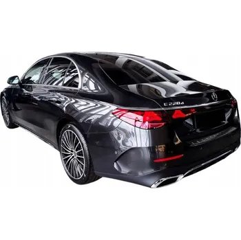 autokoberec MERCEDES TŘÍDY E W214 SEDAN 2023- LIŠTA / KRYT NA NÁRAZNÍK