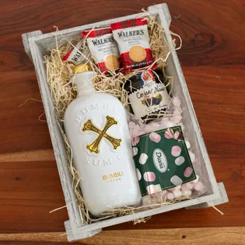 Dárkový potravinový koš Dárkový Dřevěný Podnos s Alkoholem - Bumbu Cream 0,7l 15%