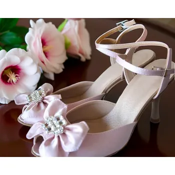 Dámské lodičky Svatební sandálky s mašlí a krystalovou broží - barva světle růžová Velikost obuvi: 34