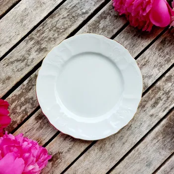 Talíř BERNADOTTE talíř dezertní 19 cm, zlatá linka, Thun 1794 (Porcelánový talíř 2. jakost)