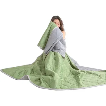 Dekorativní polštářek Chladivá letní deka 200 x 230 cm s trojitou prodyšnou vrstvou Letní přikrývka pro horké noci Oboustranné provedení zelená
