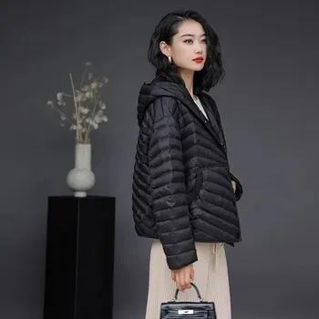 Dámská softshellová bunda péřová bunda s kapucí, krátký střih, zimní styl Barva: Černá, Velikost: M