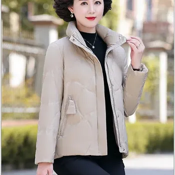 Dámská parka Zimní péřová bunda s péřovým límcem a lesklým povrchem Barva: Světle Hnědá, Velikost: M