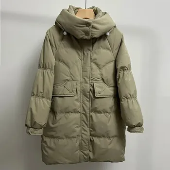 Dámská parka Dámská péřová bunda s kapucí – volný střih po kolena Barva: Tmavě Zelená, Velikost: L