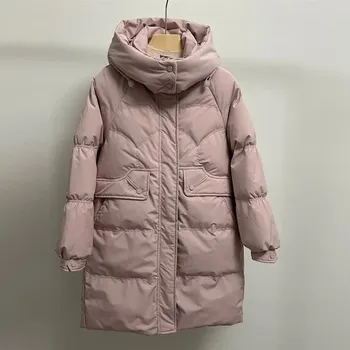 Dámská parka Dámská péřová bunda s kapucí – volný střih po kolena Barva: Růžová, Velikost: M